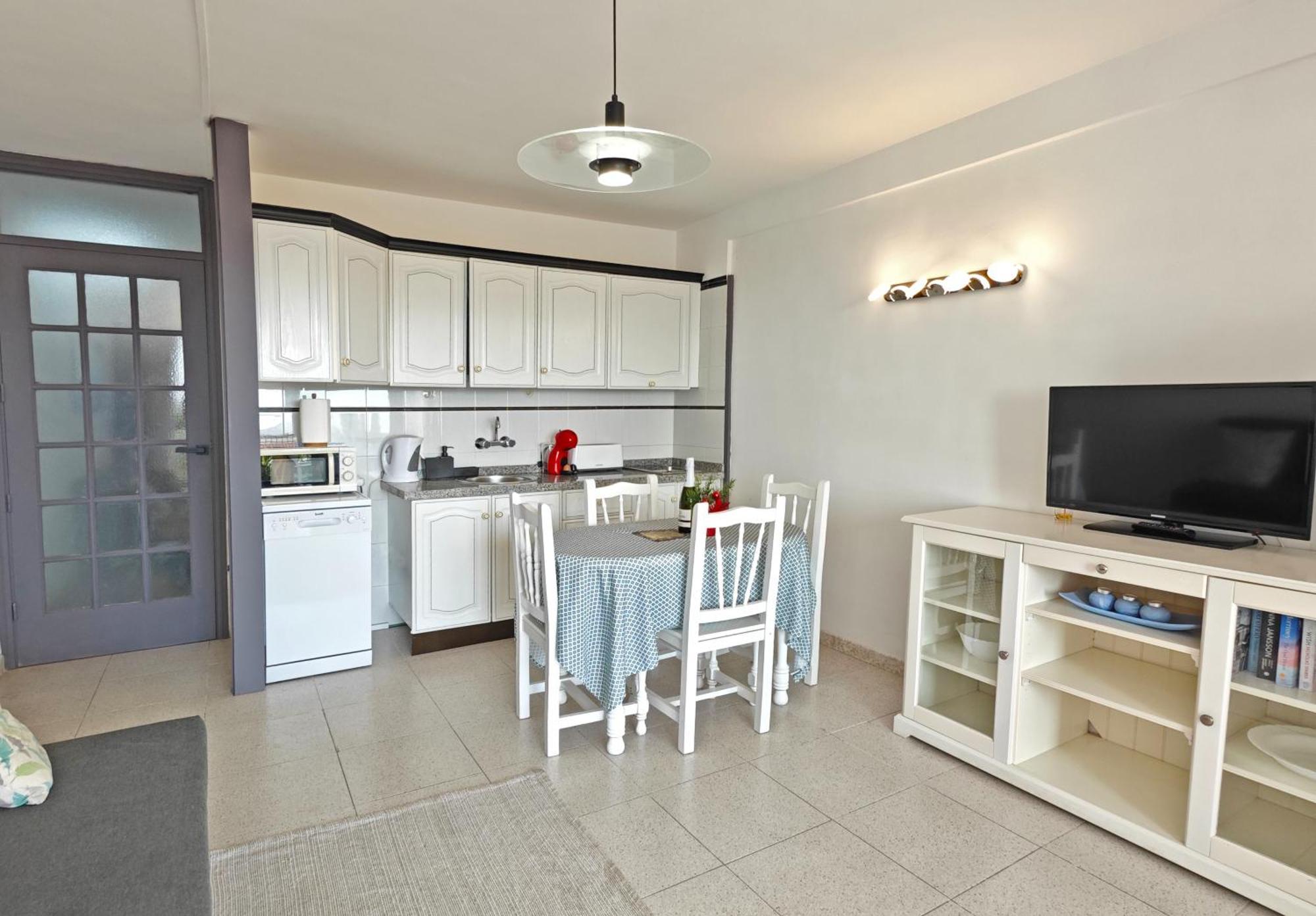 Blanco&Azul - Comfortable Ocean View Apartment Next To The Beach Playa de las Americas  Exterior photo